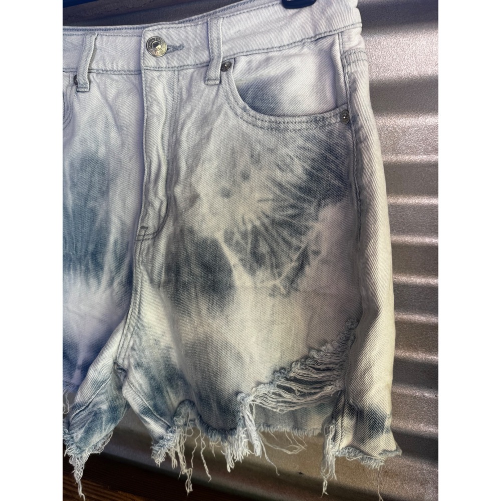 American Eagle Tie Dye High Waisted Distressed Denim Shorts Blue - Size 4 - Picture 3 of 8